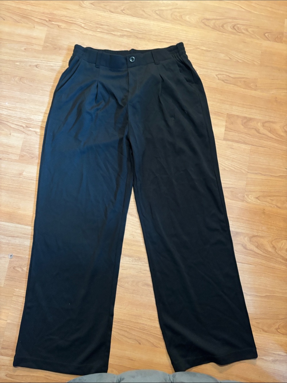 Women's Black Wide-Leg Trousers with Pleat Detail
